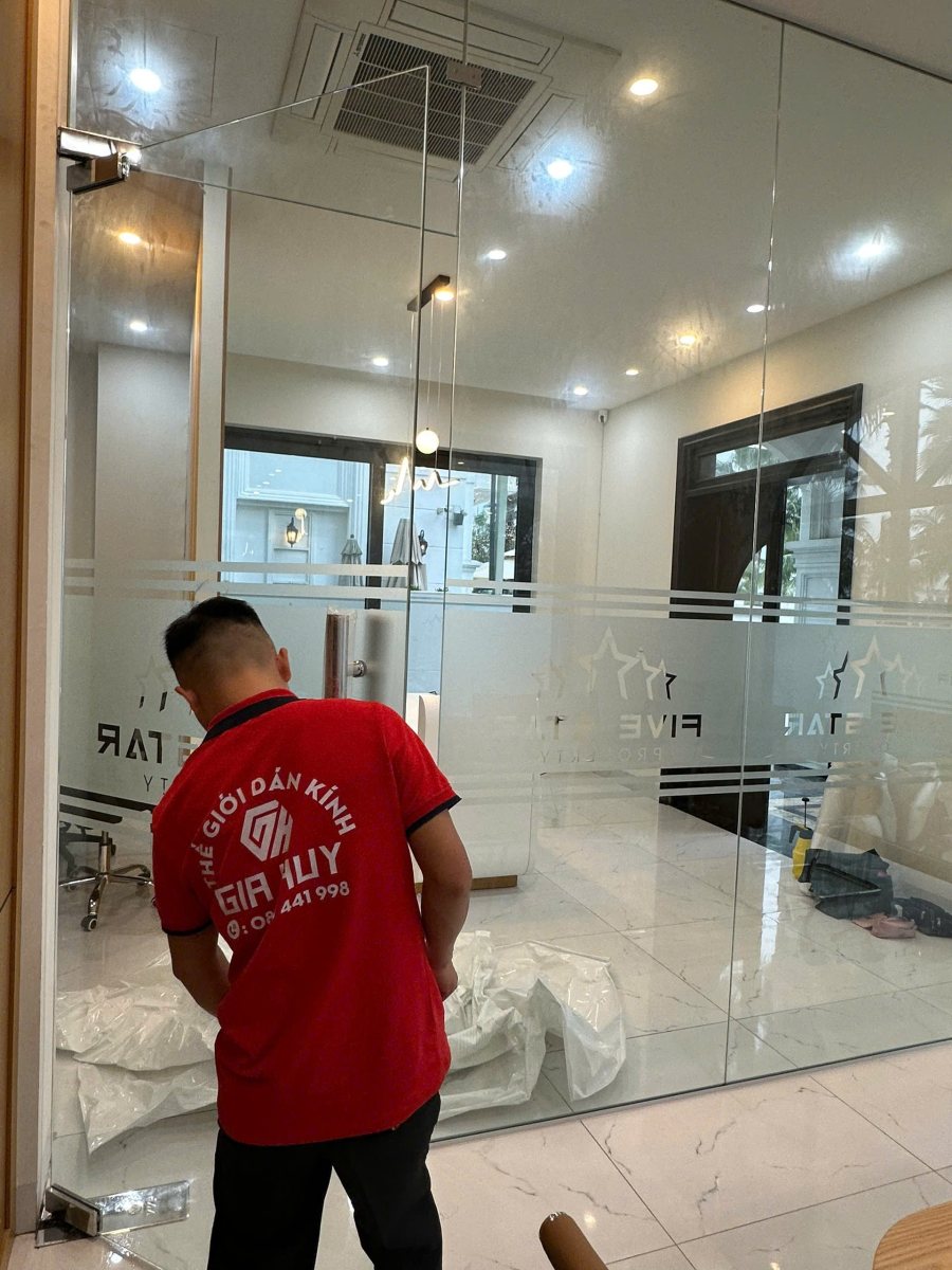 decal dán kính mờ kẻ line