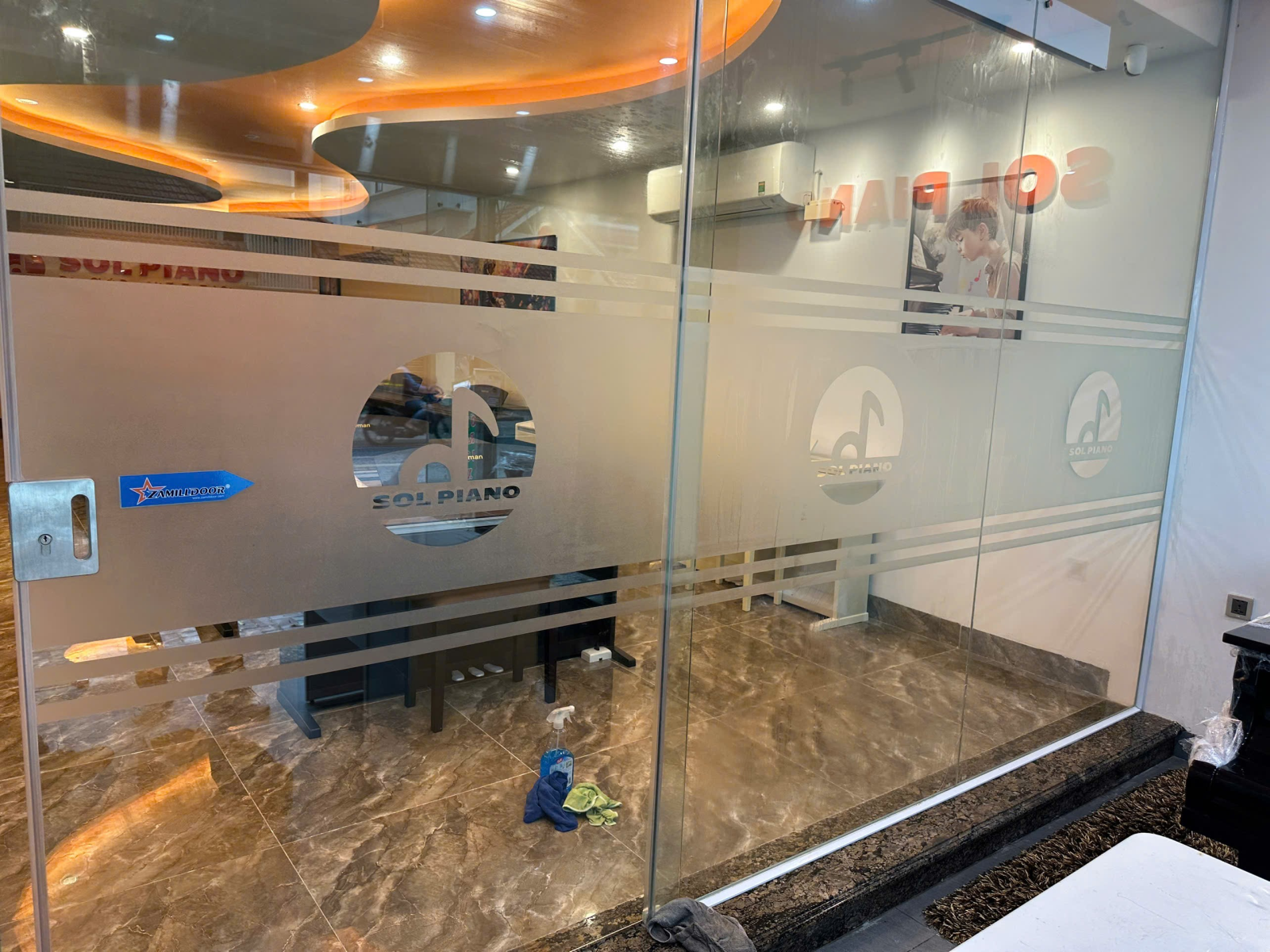 decal mờ cắt logo CNC