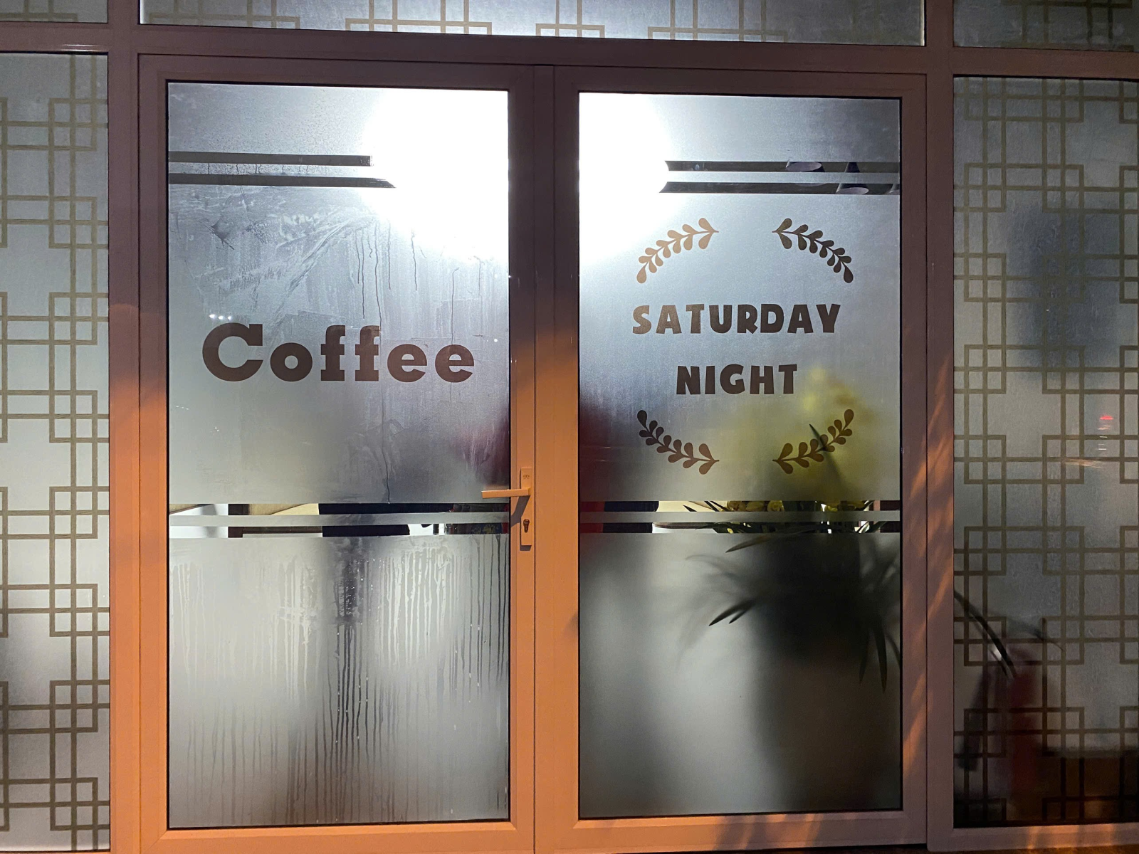 decal mờ cắt logo CNC