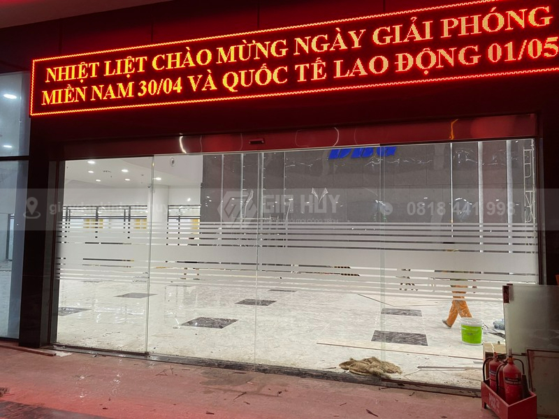 Thi công decal mờ kẻ line tại HQ DBG, Phổ Yên, Thái Nguyên