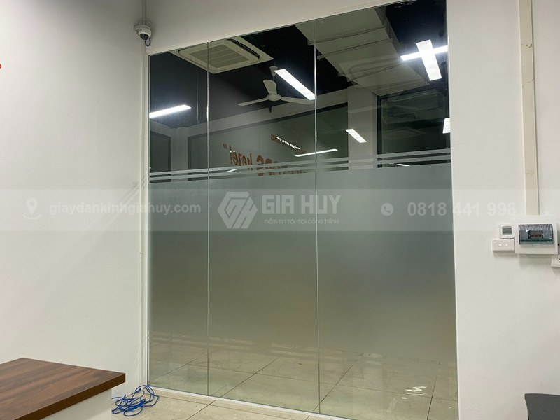 giấy dán kính mờ kẻ line