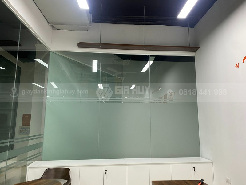 giấy dán kính mờ kẻ line