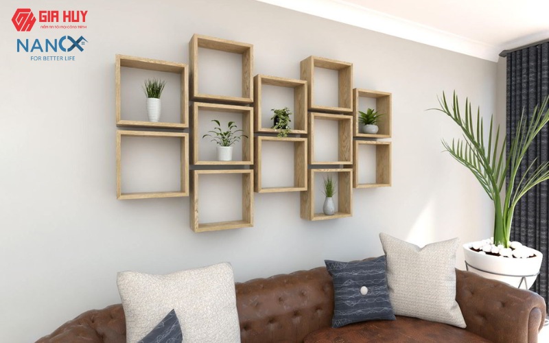 Kệ sách treo tường là một cách tuyệt vời để tạo nên không gian phòng khách độc đáo và sáng tạo