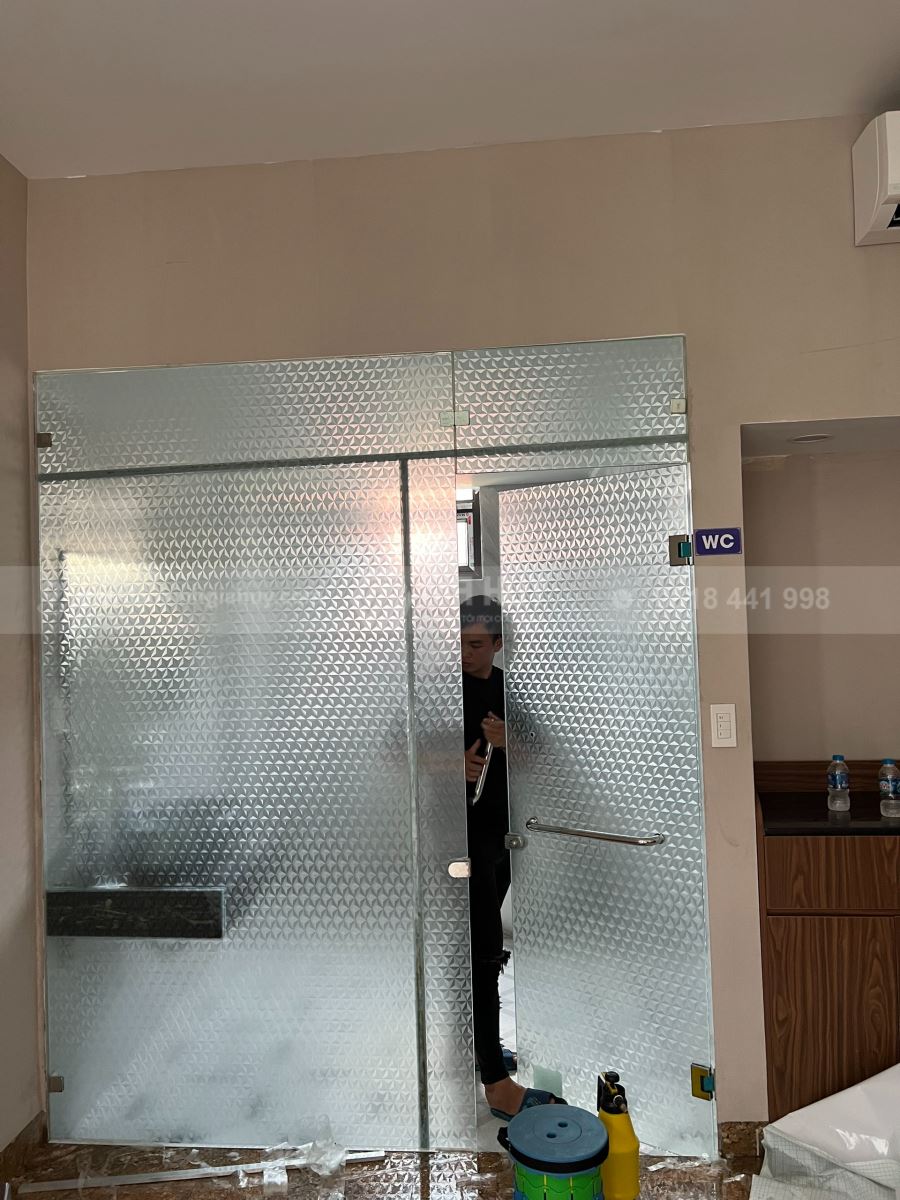 Dán decal quả trám
